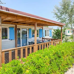  Ferienhaus Mobile In The With A Shared Pool